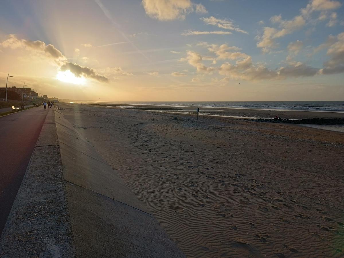 Bord de plage, thalasso et vue mer ! Cabourg Extérieur photo